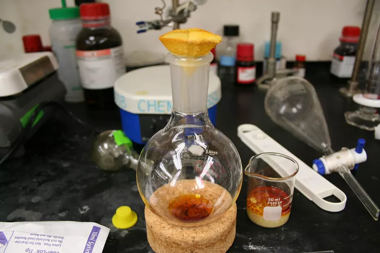 Converting Bmk Powder To Oil, Bmk powder, Bmk Oil, Beta Methyl Ketone, Methyl Ethyl Ketone,